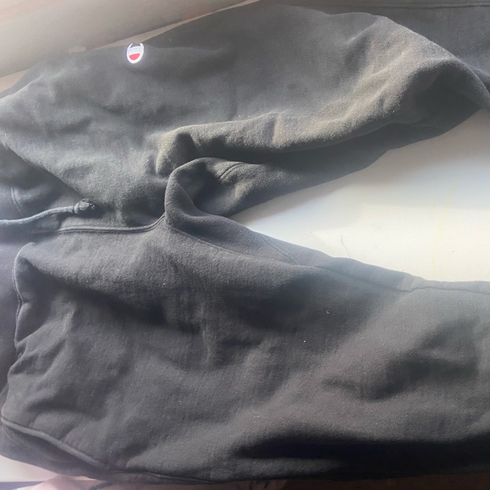 Men’s black champion sweats 
Size M 
Good condition